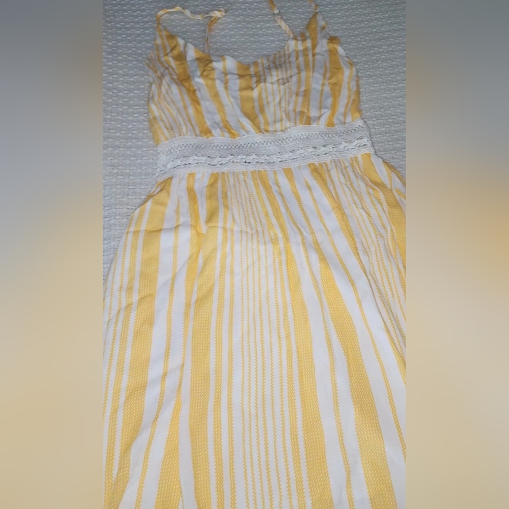 Comfy but cute yellow strip dress